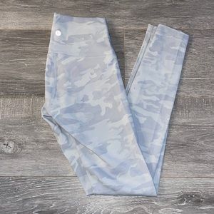 Lululemon yoga pants, 25’ length